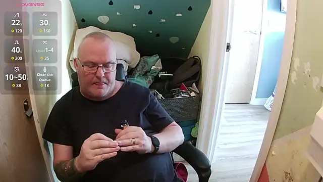 Snapshot of FriendlyDave chatting on March 2025 01:59:02 PM FriendlyDave online show from March 2025 01:59:02 PM