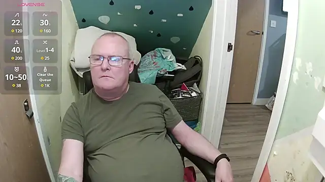 Snapshot of FriendlyDave chatting on March 2025 07:14:02 PM FriendlyDave online show from March 2025 07:14:02 PM