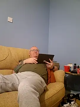 Snapshot of FriendlyDave chatting on March 2025 10:17:01 PM FriendlyDave online show from March 2025 10:17:01 PM