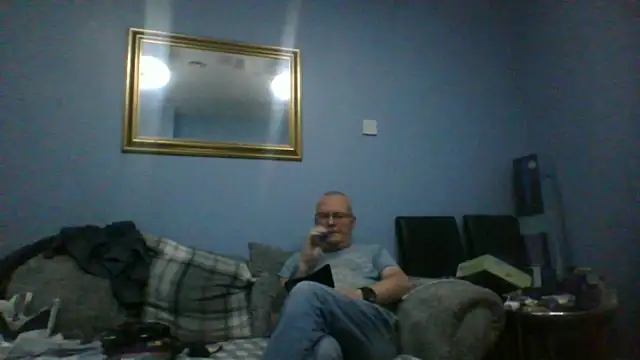 Snapshot of FriendlyDave chatting on November 2025 07:00:02 AM FriendlyDave online show from November 2025 07:00:02 AM