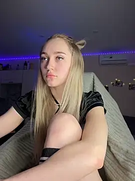 Snapshot of Good__Girl_ chatting on February 2026 06:22:01 PM Good Girl online show from February 2026 06:22:01 PM