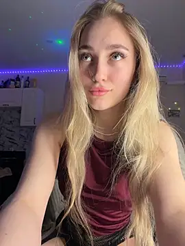 Snapshot of Good__Girl_ chatting on February 2026 03:52:02 PM Good Girl online show from February 2026 03:52:02 PM