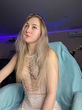 Snapshot of Good__Girl_ chatting on April 2026 11:26:01 AM Good Girl online show from April 2026 11:26:01 AM