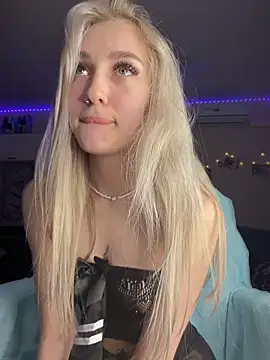 Snapshot of Good__Girl_ chatting on April 2026 05:10:02 PM Good Girl online show from April 2026 05:10:02 PM