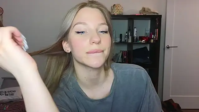 MiaKeler online show from March 2025 08:09:01 PM