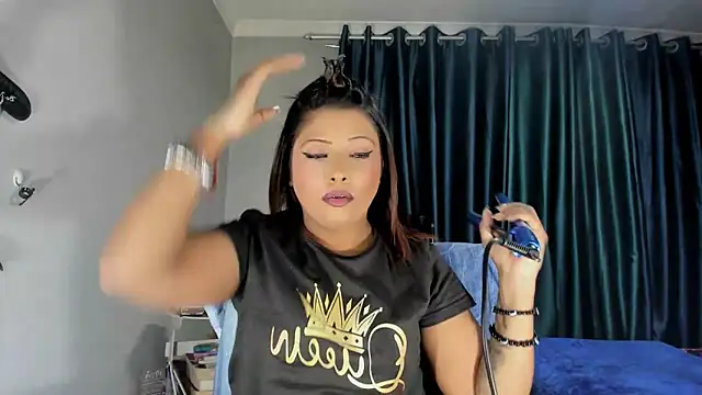 Snapshot of IndianBibix chatting on September 2025 03:39:01 PM IndianBibix online show from September 2025 03:39:01 PM