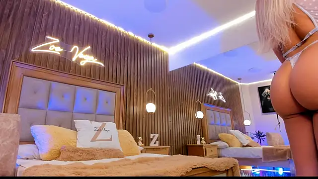 Zoevegass online show from November 2025 04:40:01 PM