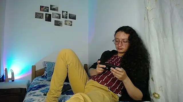 Snapshot of monkeywillwhite chatting on March 2026 02:17:01 AM monkeywillwhite online show from March 2026 02:17:01 AM