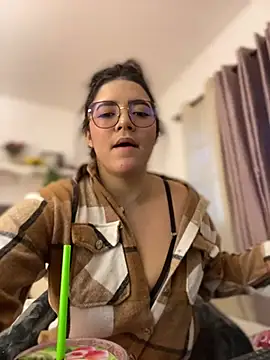 Lia flowers online show from February 2025 11:09:02 PM