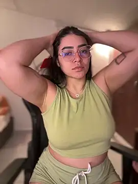 Lia flowers online show from November 2025 12:32:02 AM