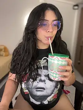 Lia flowers online show from February 2026 10:42:01 PM