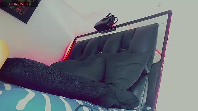 Snapshot of candy_kendall chatting on April 2026 08:13:01 AM candy kendall online show from April 2026 08:13:01 AM