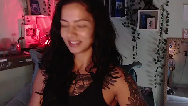 Snapshot of BeellyDance chatting on March 2026 03:28:01 PM BeellyDance online show from March 2026 03:28:01 PM