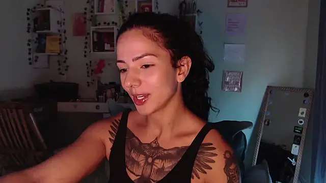 Snapshot of BeellyDance chatting on April 2026 06:46:01 PM BeellyDance online show from April 2026 06:46:01 PM