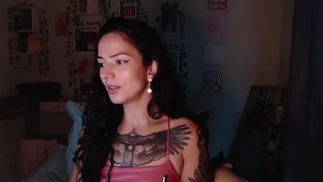 Snapshot of BeellyDance chatting on April 2026 11:50:02 AM BeellyDance online show from April 2026 11:50:02 AM