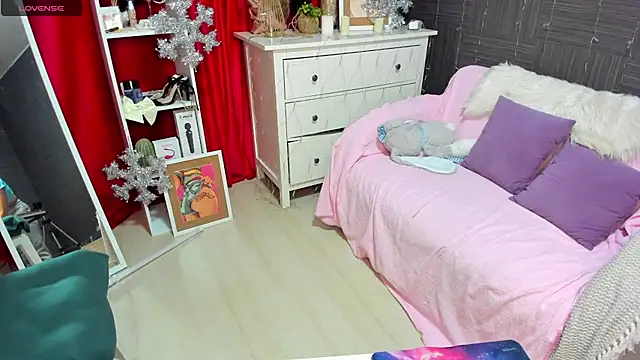 Snapshot of Queen_baby chatting on December 2024 11:07:02 AM Queen baby online show from December 2024 11:07:02 AM