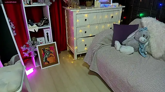 Snapshot of Queen_baby chatting on December 2024 01:16:02 AM Queen baby online show from December 2024 01:16:02 AM