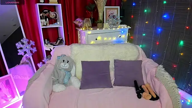 Snapshot of Queen_baby chatting on December 2024 01:39:02 AM Queen baby online show from December 2024 01:39:02 AM