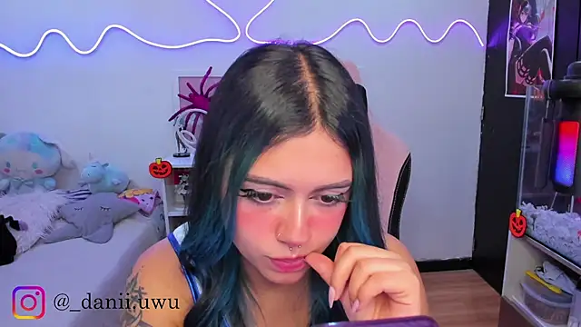 CuteDani  online show from October 2025 08:35:01 AM