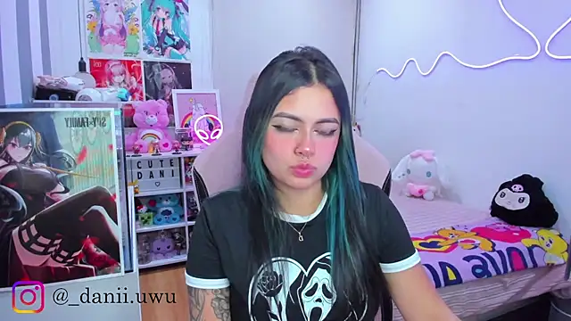 CuteDani  online show from January 2026 07:00:01 AM