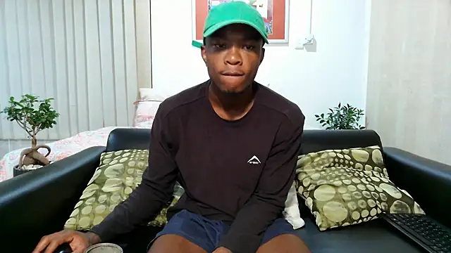 iCrushYenu online show from January 2025 11:41:01 PM