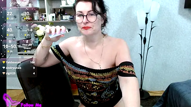 BeatriksS online show from April 2026 07:07:02 PM