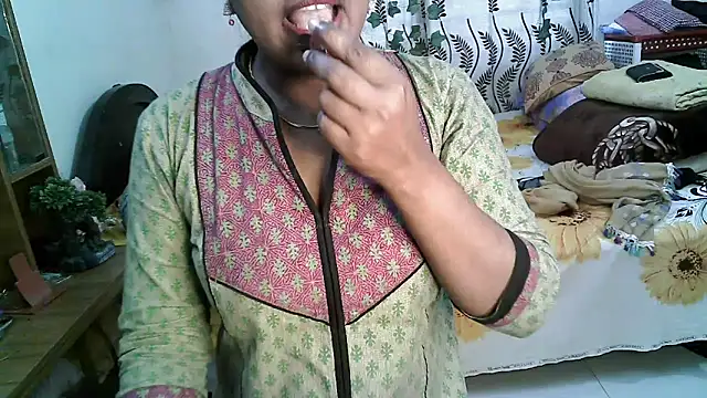 Snapshot of esita_1212 chatting on February 2025 10:49:02 AM esita 1212 online show from February 2025 10:49:02 AM