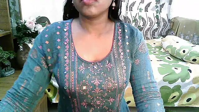 Snapshot of esita_1212 chatting on February 2025 10:26:01 AM esita 1212 online show from February 2025 10:26:01 AM