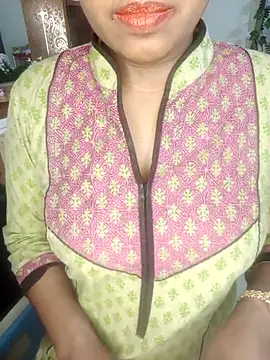 Snapshot of esita_1212 chatting on February 2025 05:04:02 PM esita 1212 online show from February 2025 05:04:02 PM