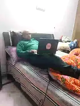 Snapshot of Dick_6inches chatting on December 2024 01:36:02 PM Dick 6inches online show from December 2024 01:36:02 PM