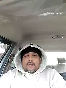 Snapshot of Dick_6inches chatting on January 2025 04:21:01 AM Dick 6inches online show from January 2025 04:21:01 AM