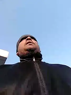 Snapshot of Dick_6inches chatting on February 2025 02:51:02 AM Dick 6inches online show from February 2025 02:51:02 AM