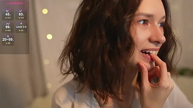 VivianLy  online show from January 2025 10:40:01 AM