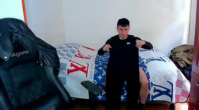 Tommy Bred online show from February 2025 05:30:01 PM