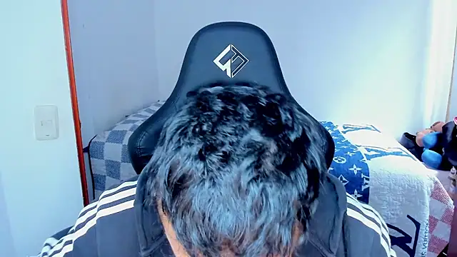 Tommy Bred online show from February 2026 08:28:01 PM