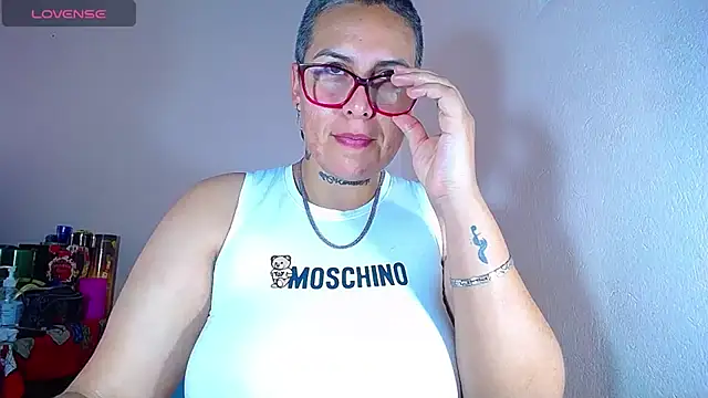 Yessi rousse online show from December 2024 04:14:02 PM