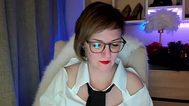 Snapshot of feliziaDesire chatting on January 2026 06:11:01 PM feliziaDesire online show from January 2026 06:11:01 PM
