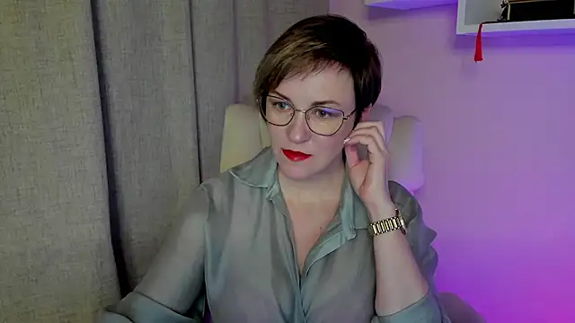 Snapshot of feliziaDesire chatting on May 2026 06:29:01 AM feliziaDesire online show from May 2026 06:29:01 AM