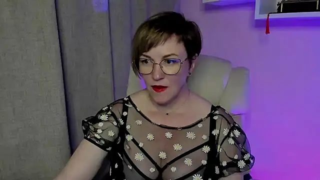 Snapshot of feliziaDesire chatting on June 2026 05:07:01 PM feliziaDesire online show from June 2026 05:07:01 PM