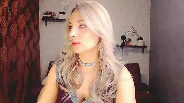 MillaXQueen online show from February 2025 11:31:02 AM