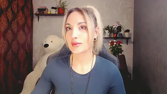 MillaXQueen online show from March 2025 02:16:01 PM