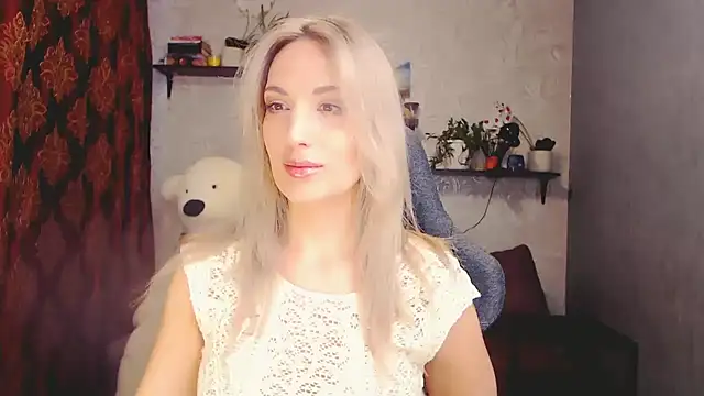 MillaXQueen online show from March 2025 10:27:02 AM