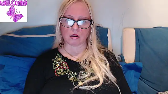 Snapshot of martachatte chatting on March 2025 08:09:02 PM martachatte online show from March 2025 08:09:02 PM