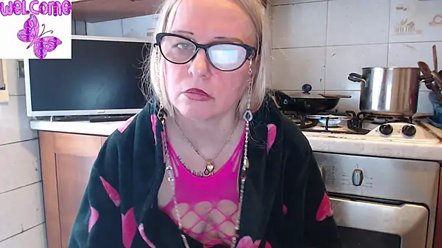 Snapshot of martachatte chatting on March 2025 02:34:01 PM martachatte online show from March 2025 02:34:01 PM