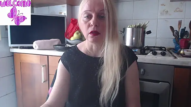 Snapshot of martachatte chatting on March 2025 03:50:02 PM martachatte online show from March 2025 03:50:02 PM