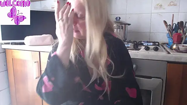 Snapshot of martachatte chatting on March 2025 07:48:01 AM martachatte online show from March 2025 07:48:01 AM