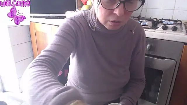 Snapshot of martachatte chatting on March 2025 07:24:01 AM martachatte online show from March 2025 07:24:01 AM