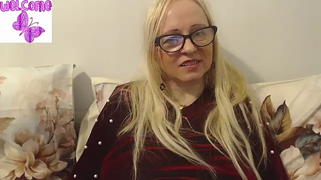 Snapshot of martachatte chatting on March 2025 07:04:01 PM martachatte online show from March 2025 07:04:01 PM