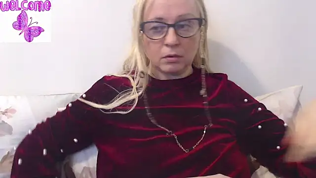 Snapshot of martachatte chatting on March 2025 08:28:02 AM martachatte online show from March 2025 08:28:02 AM