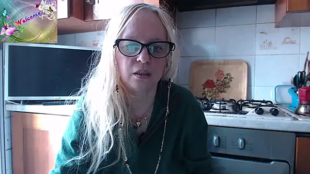 Snapshot of martachatte chatting on September 2025 07:33:02 AM martachatte online show from September 2025 07:33:02 AM